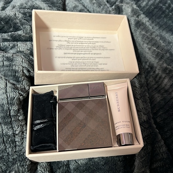Brand new Burberry mini gift set - Picture 3 of 7